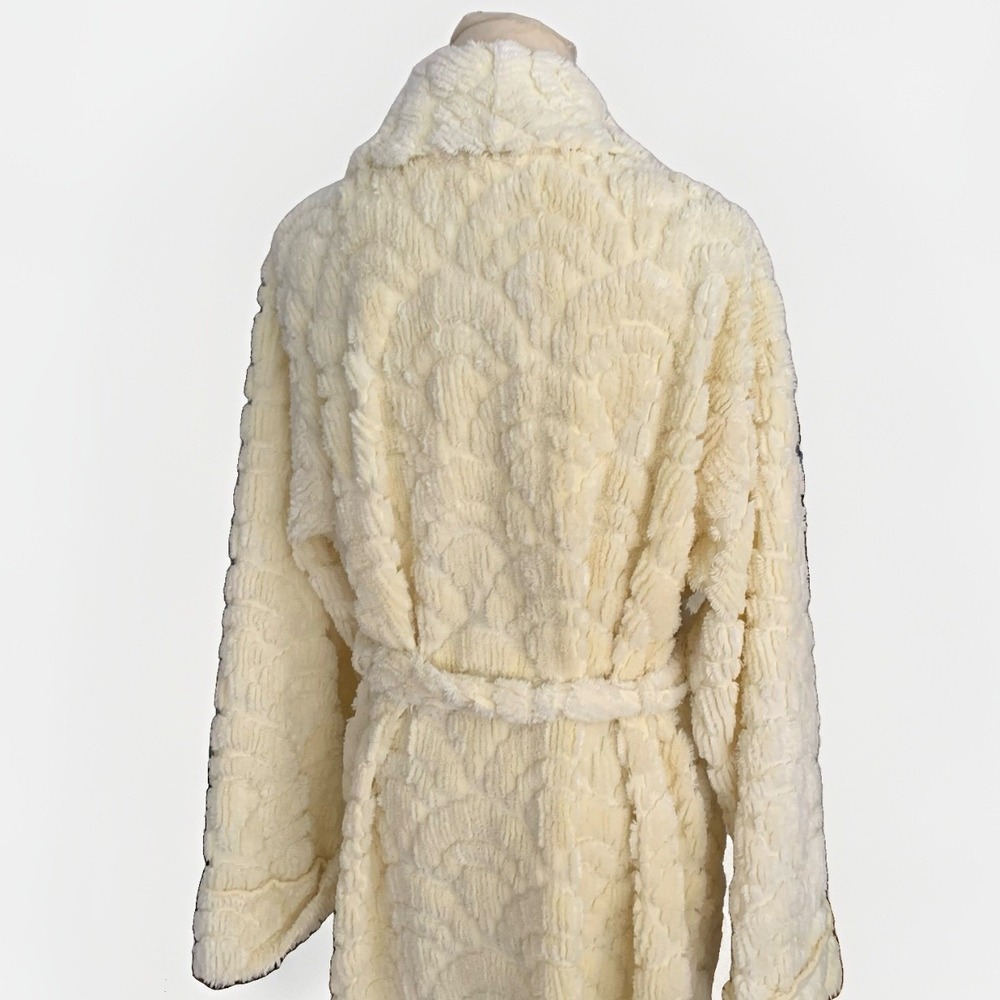 Norm Thompson Chenille Robe - Picture 6 of 8